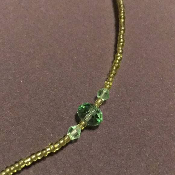 NWT~ CRYSTAL AND SEED BEAD NECKLACE/EARRINGS SET - Picture 3 of 4